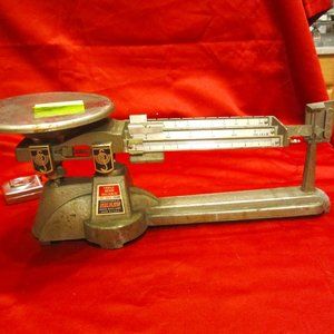 VTG 40'S OHAUS TRIPLE BEAM BALANCE SCALE, ALL METAL SCALE